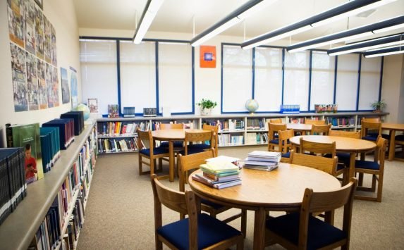 Aceros UP – Mesas y sillas colegio